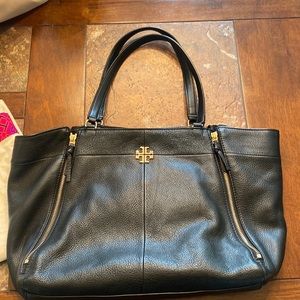 Tory Burch soft leather shoulder bag.